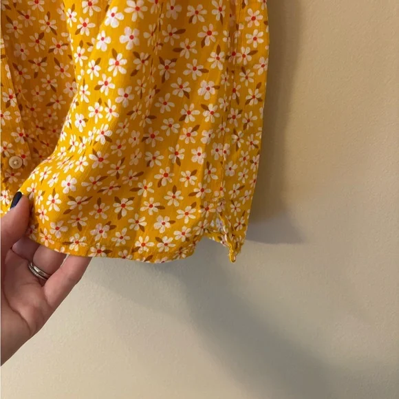 Old Navy Floral Sleeveless Button Up Blouse Size XL in Excellent Condition - Picture 3 of 7